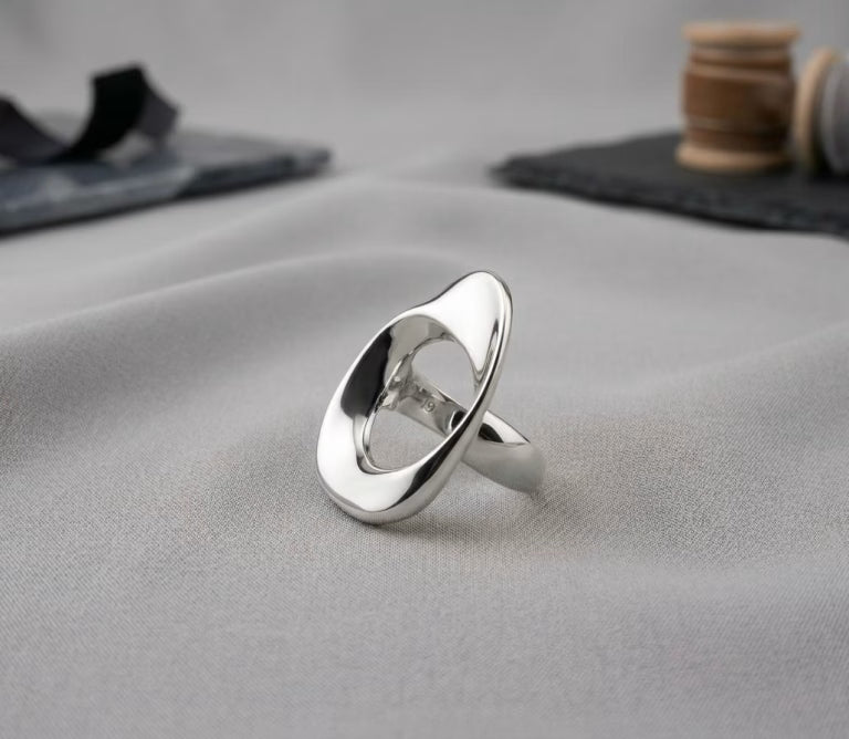Anillo plateado mujer talla grande bisutería By Brasil talla 19