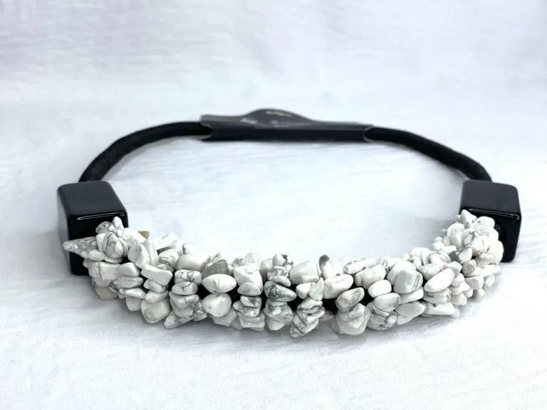 Collar gargantilla mujer piedras blancas bisutería By Brasil