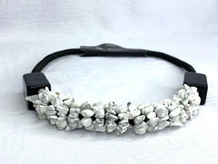 Collar gargantilla mujer piedras blancas bisutería By Brasil